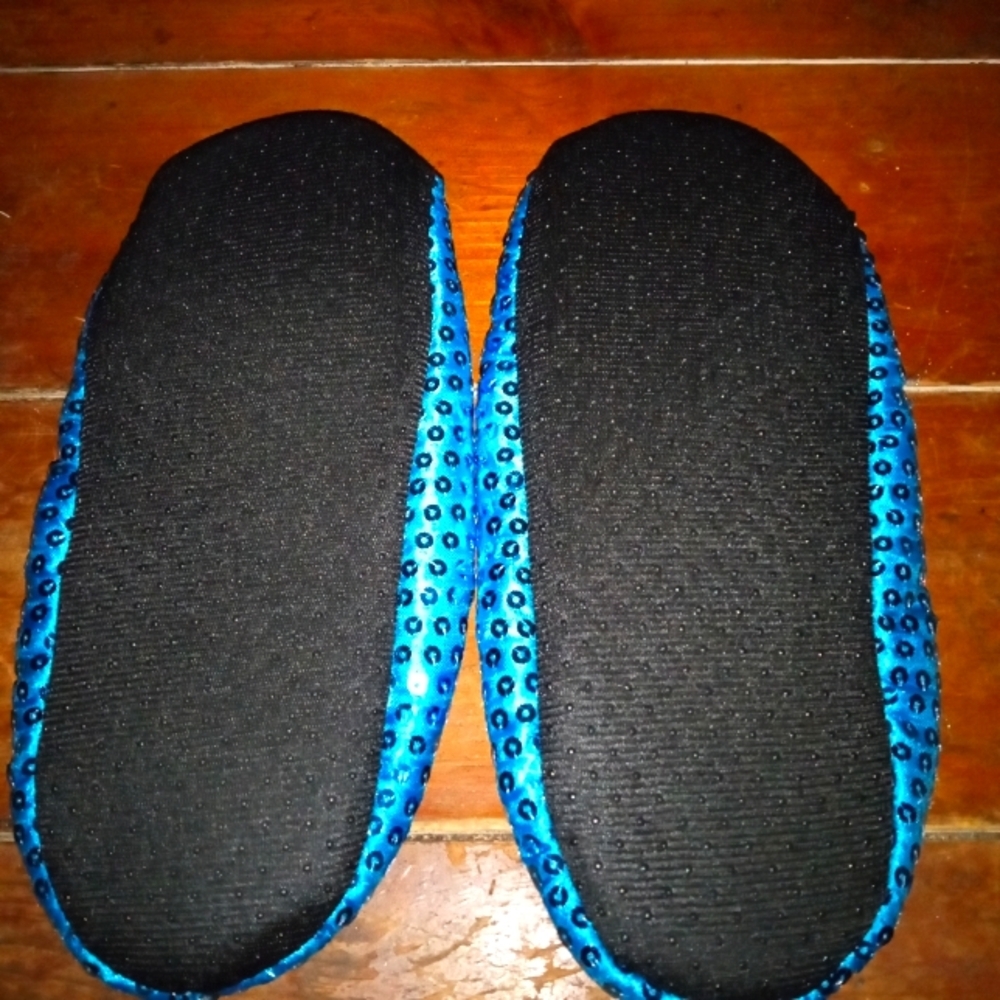 Slippers - Picture 5 of 6